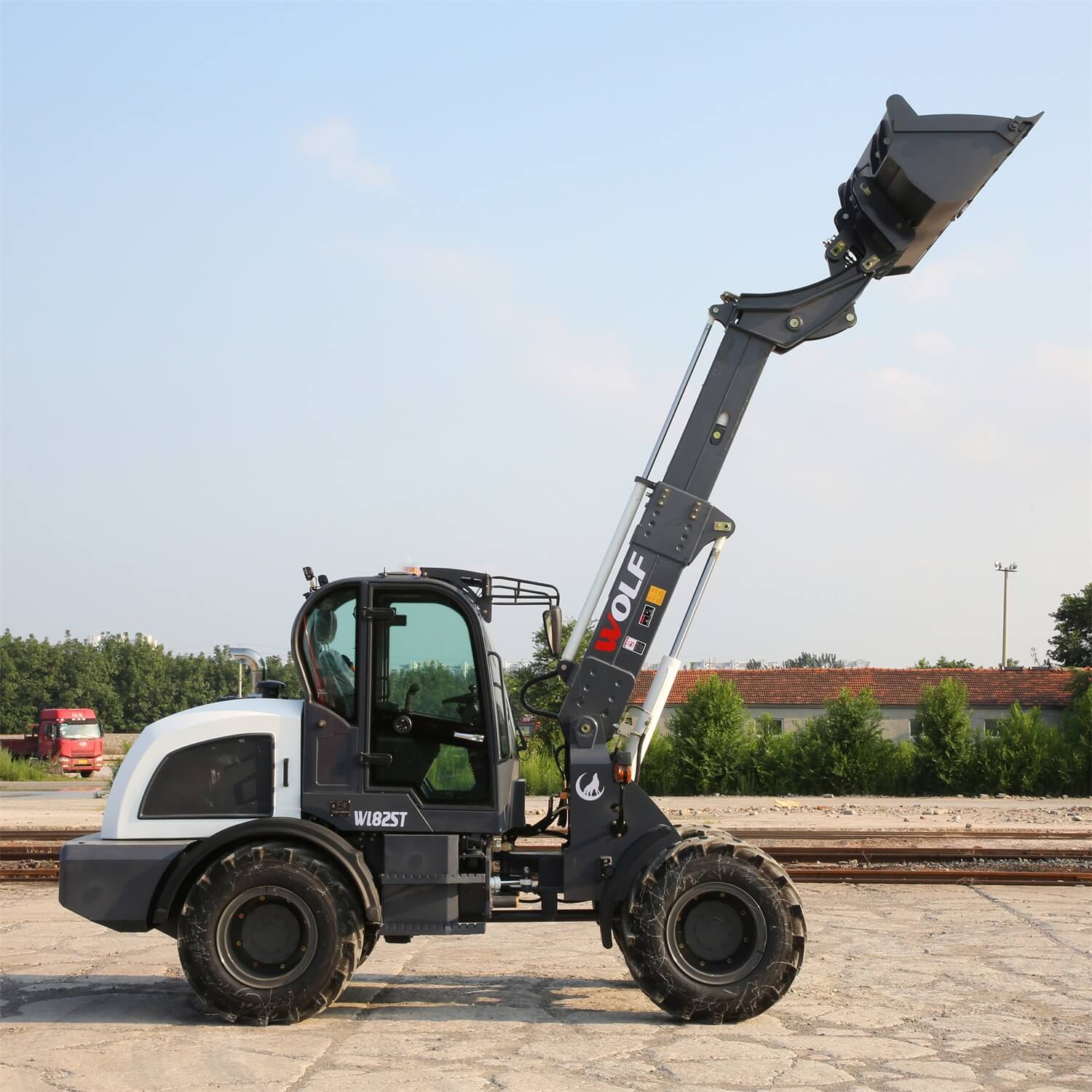 825T (41) WL825T – Kraftfull teleskoplastare med 2 000 kg lyftkapacitet I MX Maskin - Bild 1